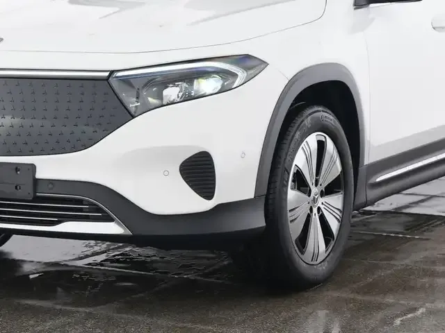 Mercedes-Benz EQB 300