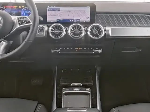 Mercedes-Benz EQB 300