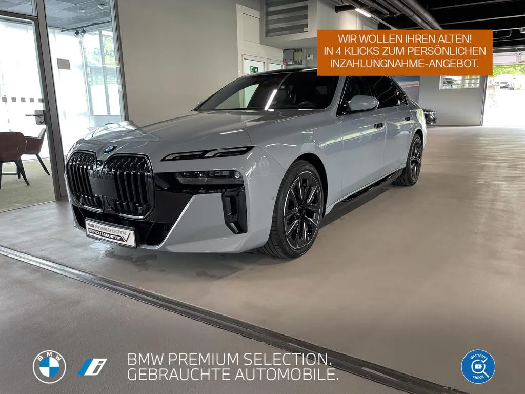 BMW i7