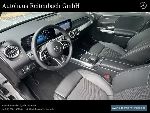 Mercedes-Benz GLB 200