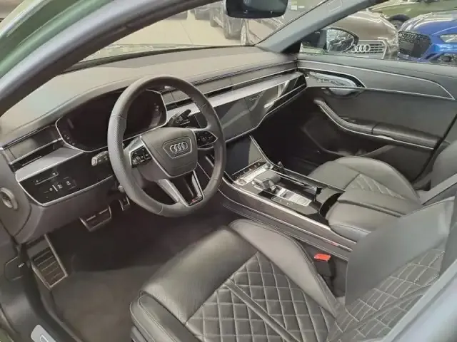 Audi S8