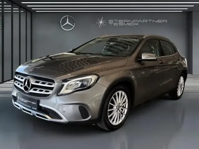 Mercedes-Benz GLA 180