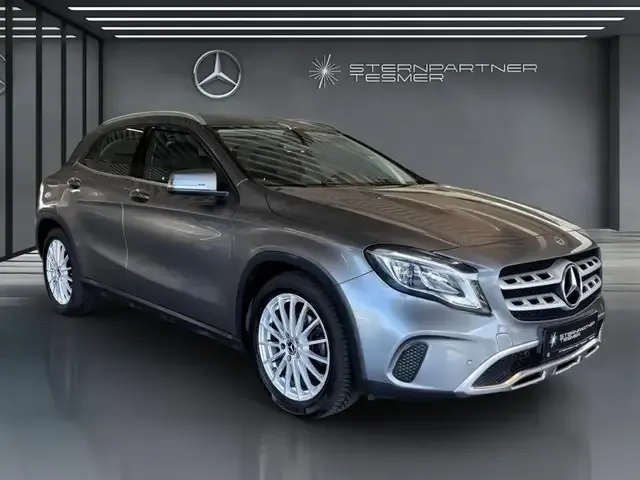 Mercedes-Benz GLA 180