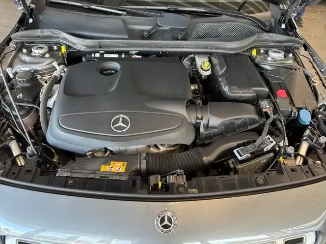 Mercedes-Benz GLA 180