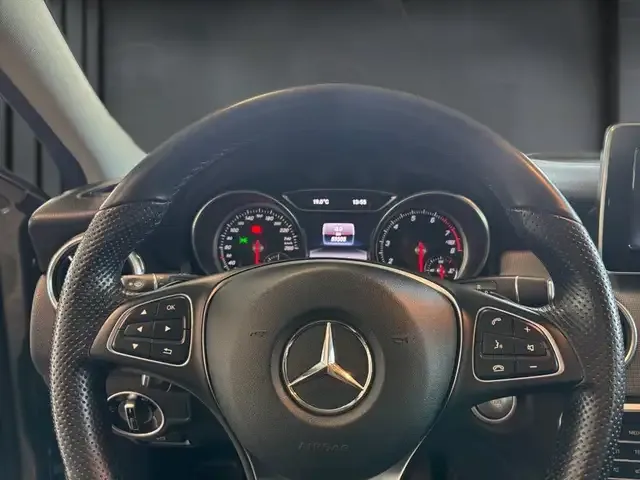 Mercedes-Benz GLA 180