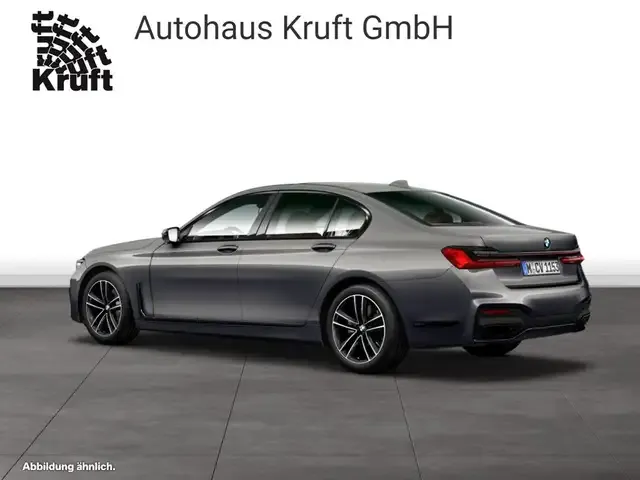 BMW 740