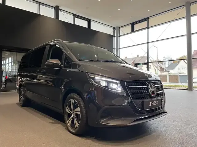 Mercedes-Benz V 220