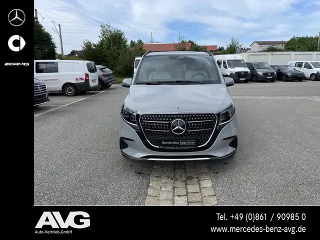 Mercedes-Benz V 250