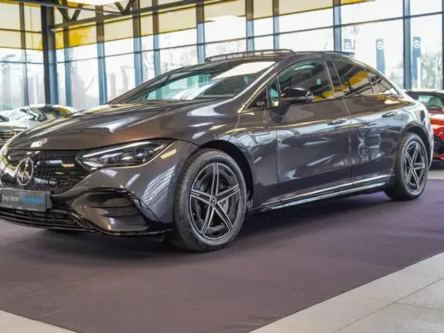 Mercedes-Benz EQE 300