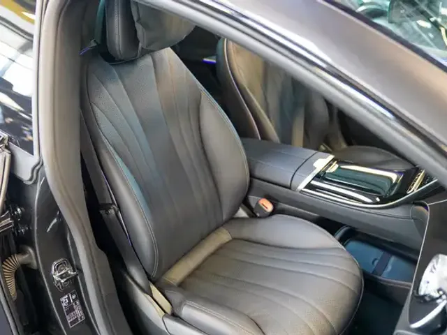 Mercedes-Benz EQE 300