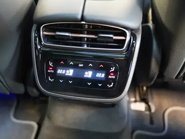 Mercedes-Benz EQE 300