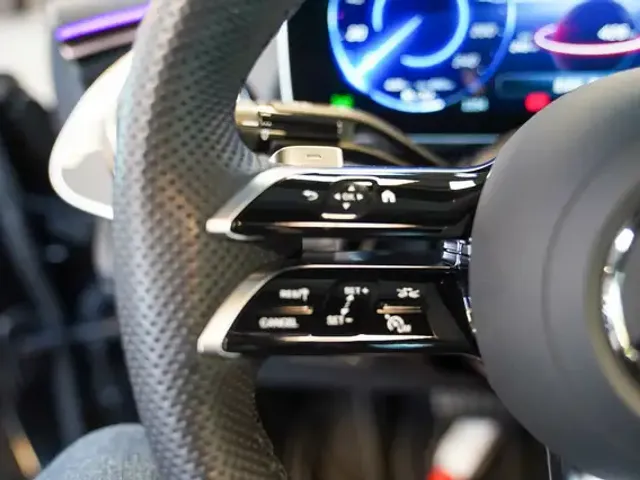 Mercedes-Benz EQE 300