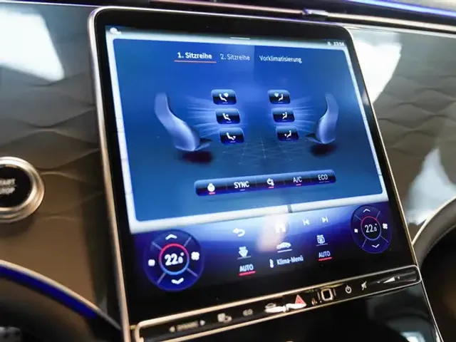 Mercedes-Benz EQE 300