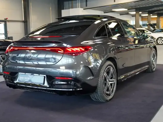 Mercedes-Benz EQE 300