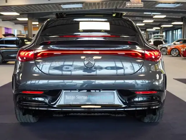 Mercedes-Benz EQE 300