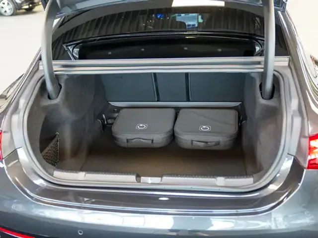 Mercedes-Benz EQE 300