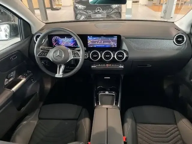 Mercedes-Benz B 180