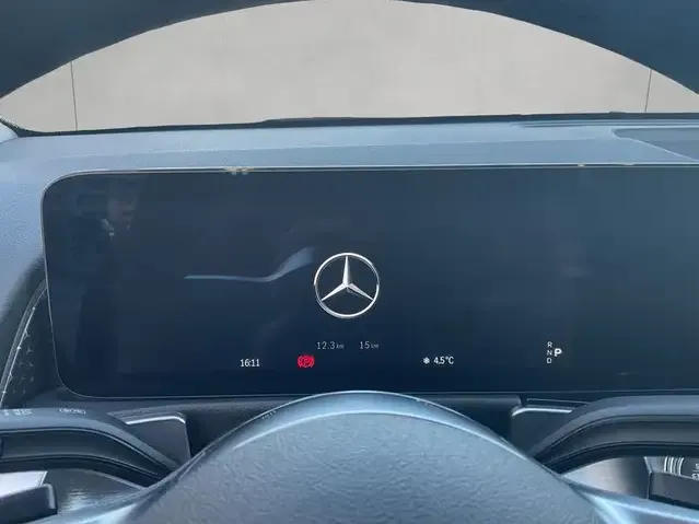 Mercedes-Benz GLB 200