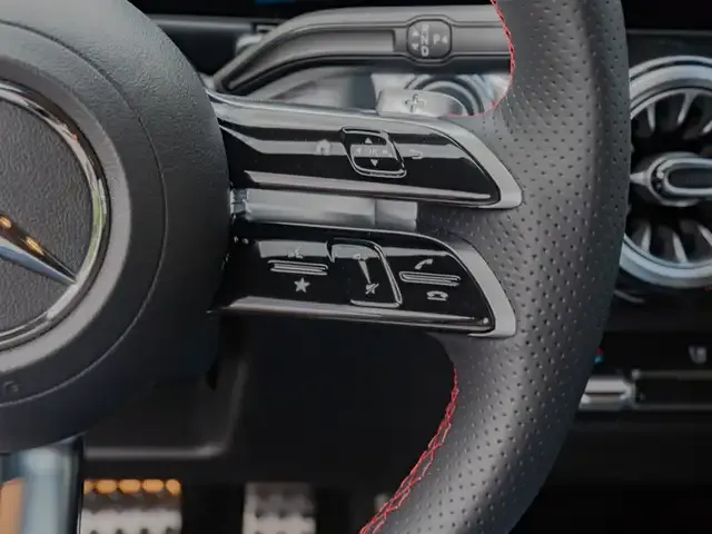 Mercedes-Benz GLB 220