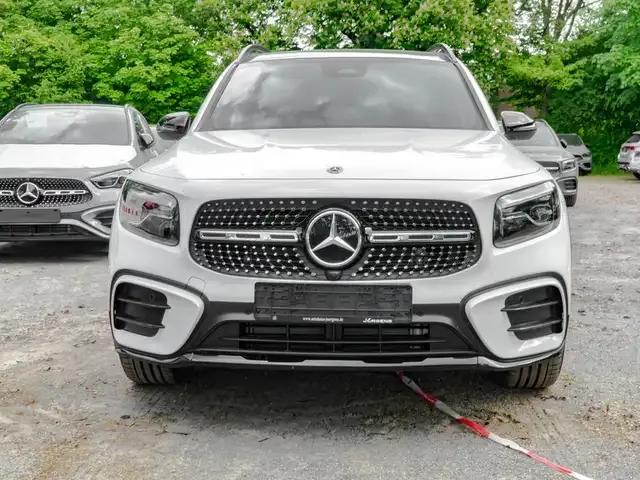 Mercedes-Benz GLB 220