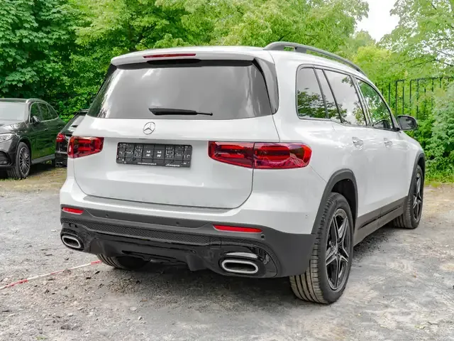 Mercedes-Benz GLB 220
