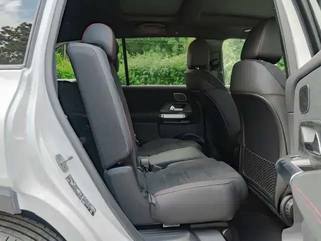 Mercedes-Benz GLB 220