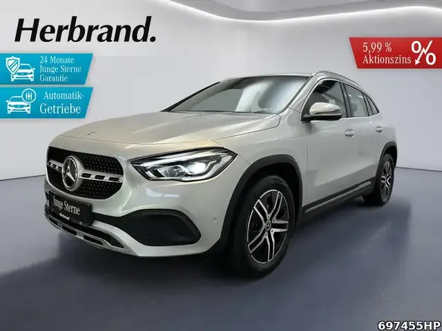 Mercedes-Benz GLA 200