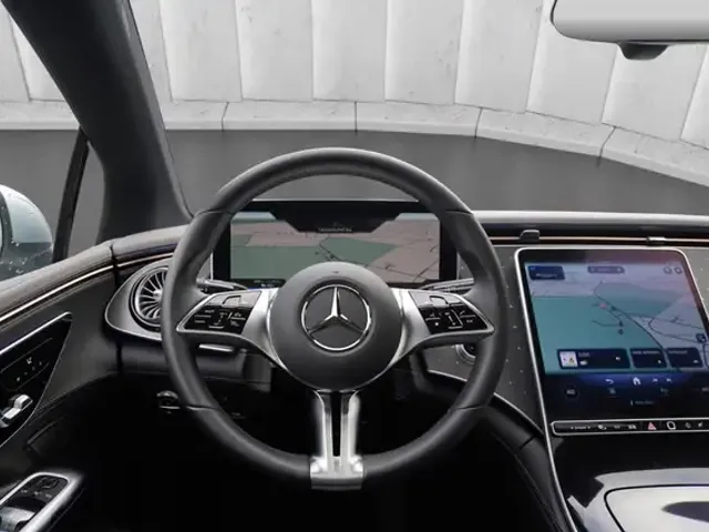 Mercedes-Benz EQE 300