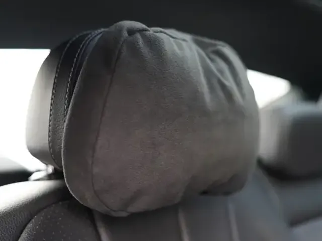 Mercedes-Benz EQE 300