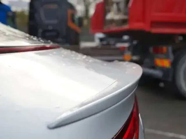 Mercedes-Benz EQE 300