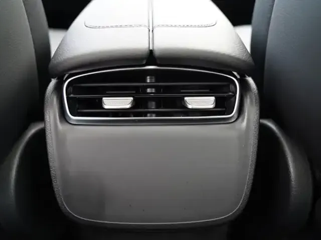 Mercedes-Benz EQE 300