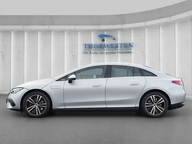Mercedes-Benz EQE 300