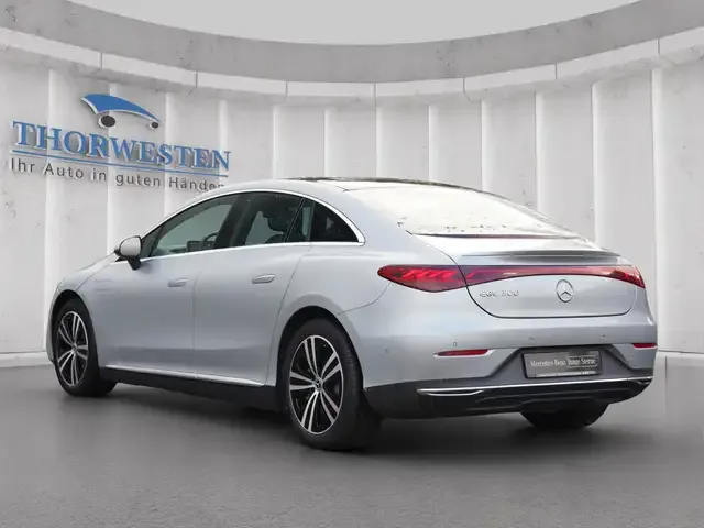 Mercedes-Benz EQE 300