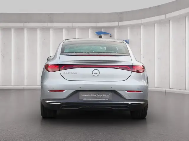 Mercedes-Benz EQE 300