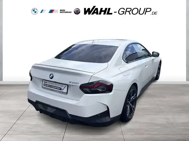 BMW 220