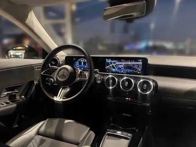 Mercedes-Benz CLA 200