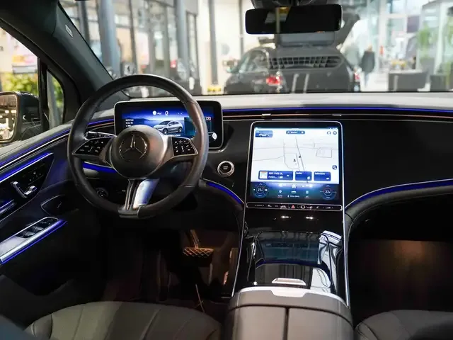 Mercedes-Benz EQE 300