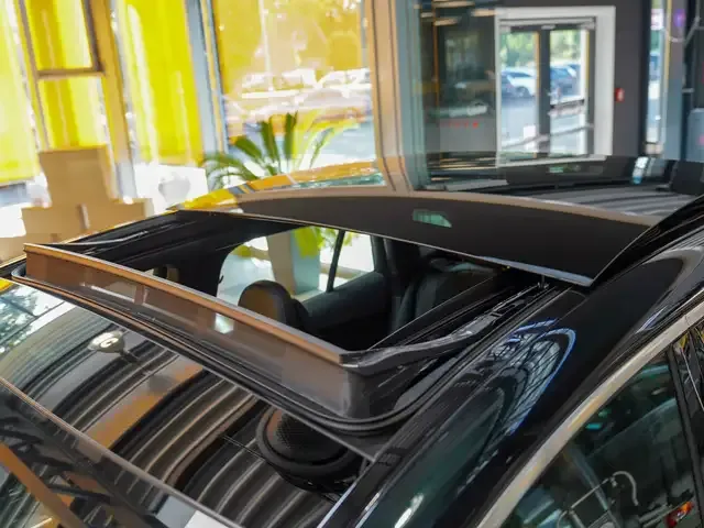 Mercedes-Benz EQE 300