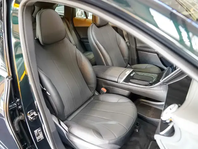 Mercedes-Benz EQE 300