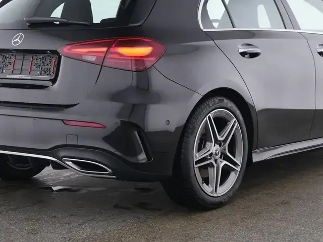 Mercedes-Benz A 220