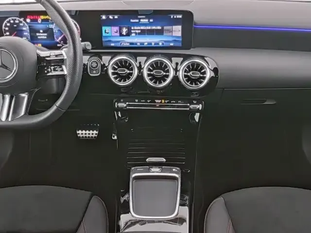 Mercedes-Benz A 220