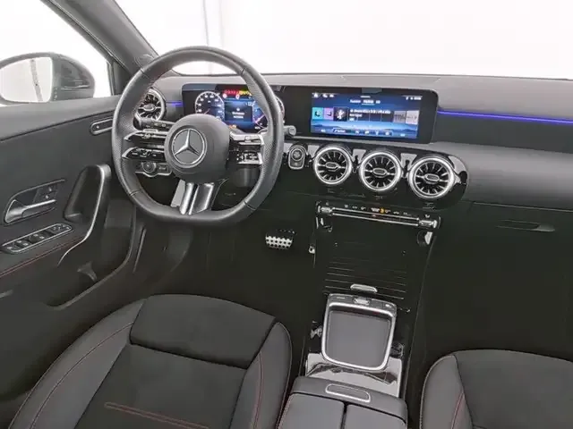 Mercedes-Benz A 220