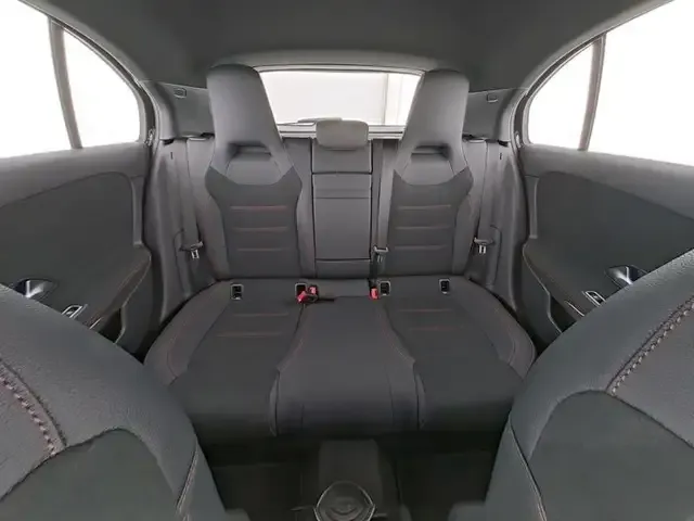 Mercedes-Benz A 220