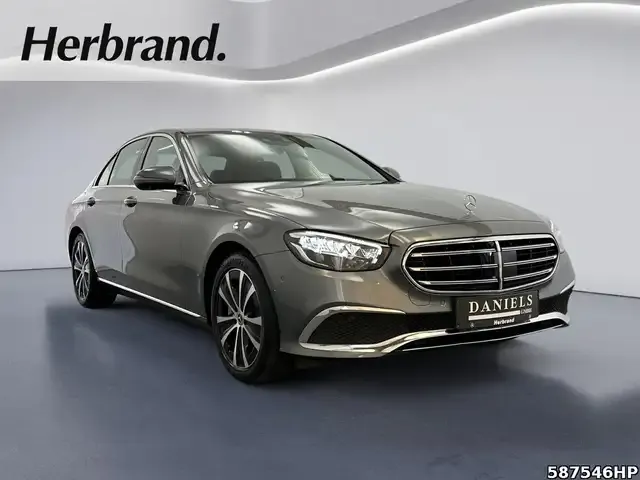 Mercedes-Benz E 400