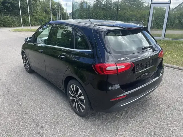 Mercedes-Benz B 250