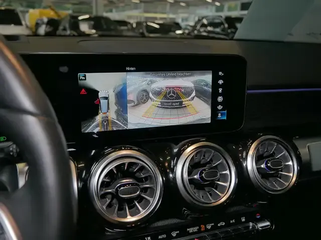 Mercedes-Benz EQB 350