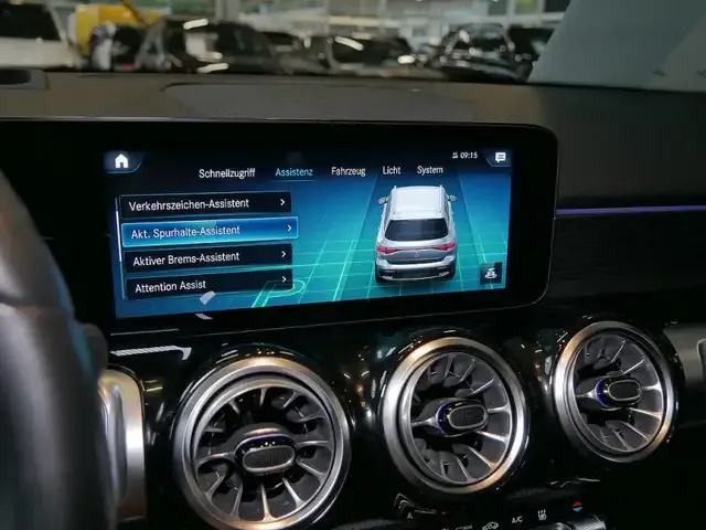 Mercedes-Benz EQB 350