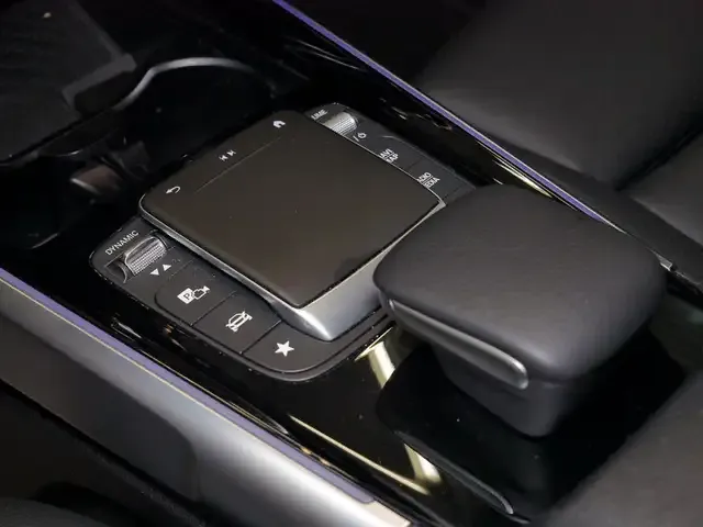 Mercedes-Benz EQB 350