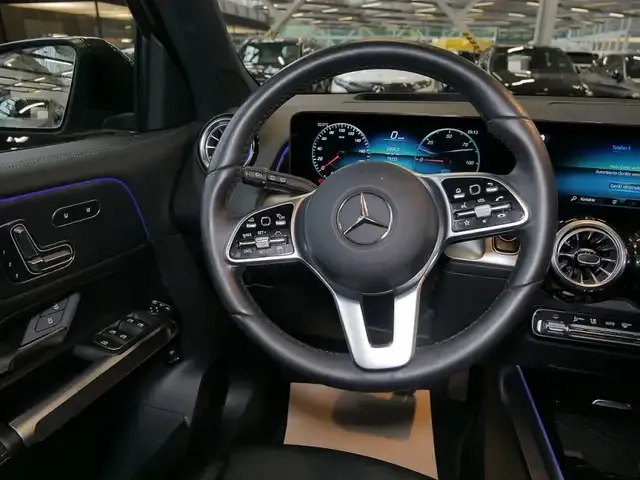 Mercedes-Benz EQB 350