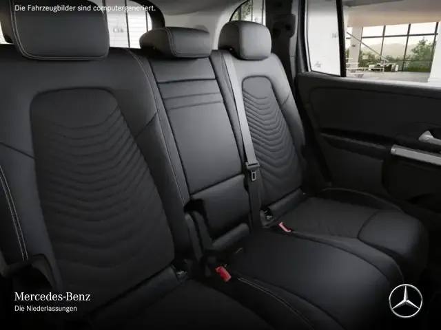 Mercedes-Benz GLB 220